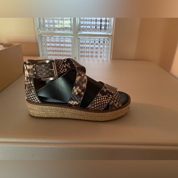 Michael Kors leather sandals, size 5,5 - Picture 2 of 7